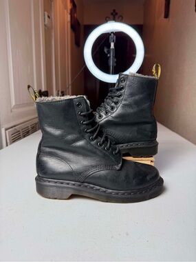 Dr. Martens Black Leather Boots, Fur Lined Sz 7